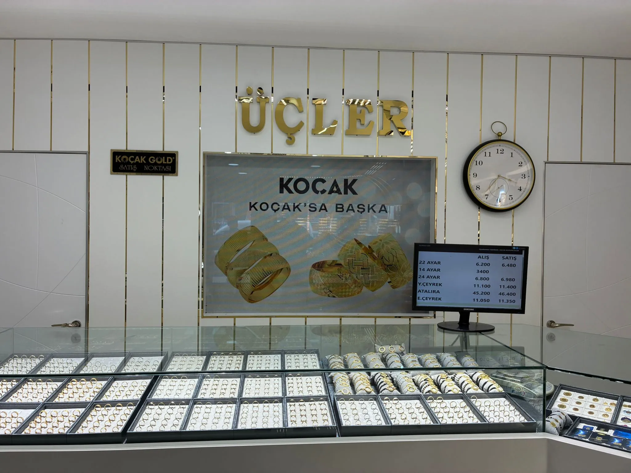 Üçler Kuyumculuk mağazadan bir kare